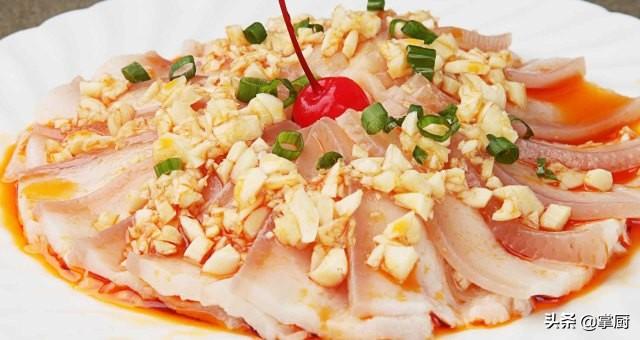 洋葱怎么剥皮是不是要一层一层剥，洋葱直接切还是要剥皮（如何切洋葱不流泪）