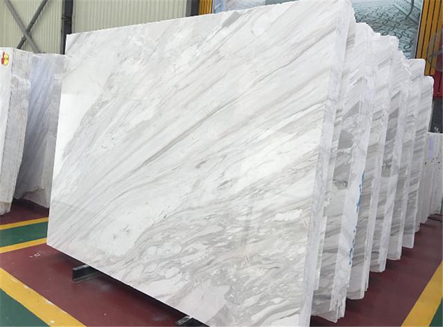 岩板与瓷砖的区别，岩板跟瓷砖有什么区别（岩板到底是什么材质）