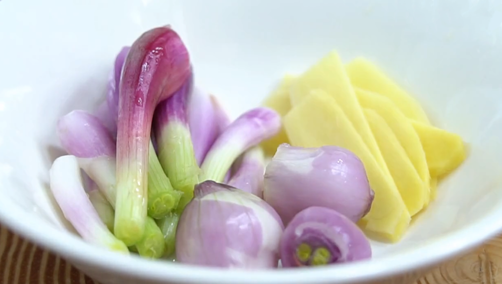 图片[3]-【酸梅鸭】做法步骤图 做法方便 鸭肉酸甜嫩滑特别入味-起舞食谱网