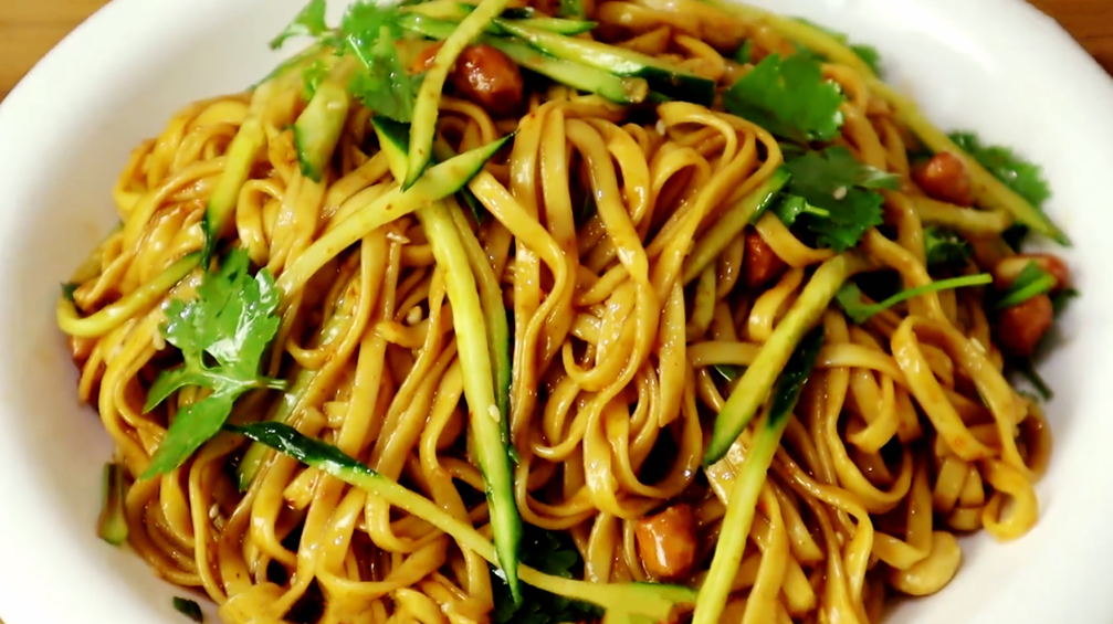 【黄瓜丝凉拌面】做法步骤图 面条爽滑劲道 比买的好吃-起舞食谱网