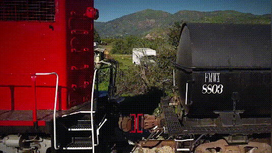 胶水怎么做简单教程，胶水怎么做简单教程不用小苏打（胶水能粘住物体的原理是什么）