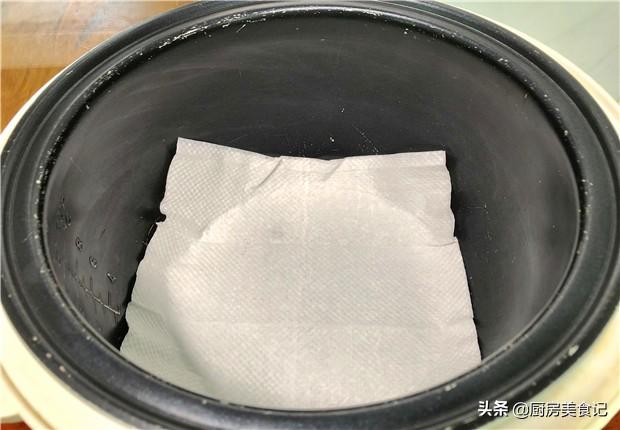 电饭锅蒸红薯的做法，电饭锅蒸红薯的做法不加水会不会干锅（把红薯直接扔进电饭锅）