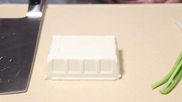 小葱拌豆腐的常见做法，教你小葱拌豆腐最正宗的做法