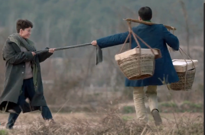 鸡毛飞上天多少集，鸡毛飞上天分集剧情介绍（凉眼看大剧——《鸡毛飞上天》第一集）