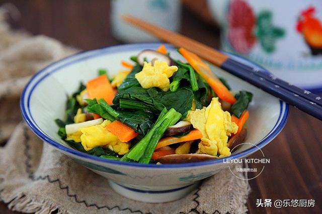 鸡蛋怎么炒好吃，鸡蛋怎么炒好吃又简单（鸡蛋的10种炒法）