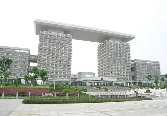 杭州区号是多少，杭州区号是多少号（浙江各市政府大楼。有你熟悉的地方吗）