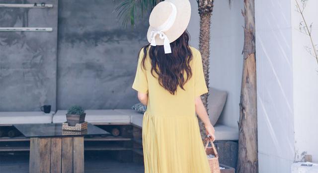 沙漏型身材适合穿什么衣服，沙漏型身材不适合穿什么样的衣服（沙漏身材简搭三法则）