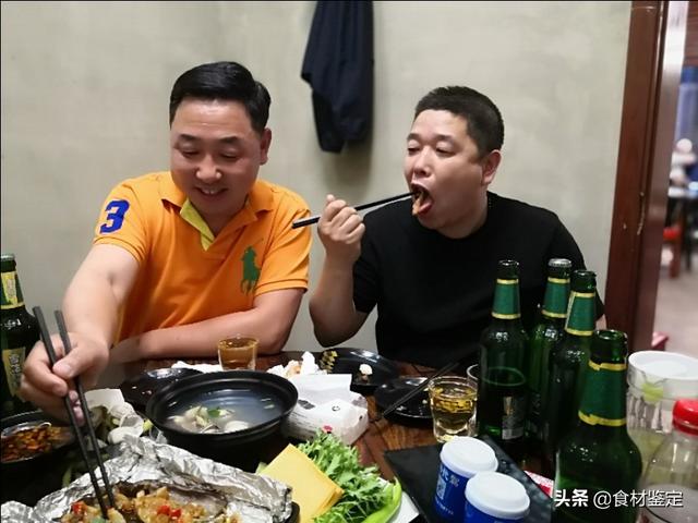 鸡骨架怎么做好吃，鸡壳的做法（教大家制作老沈阳酱鸡架）