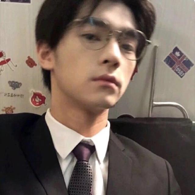 超丧男生头像微信，超丧男生头像（每日一更之臭弟弟头像日系韩系男头像丧）