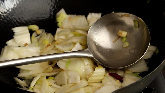 大锅菜的家常做法，家常大锅菜做法图解（冬天北方人最爱的大锅菜）