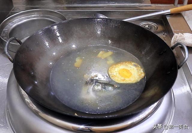 火锅材料做汤怎么做，火锅食材怎么做汤（下班来一碗全身都暖和）