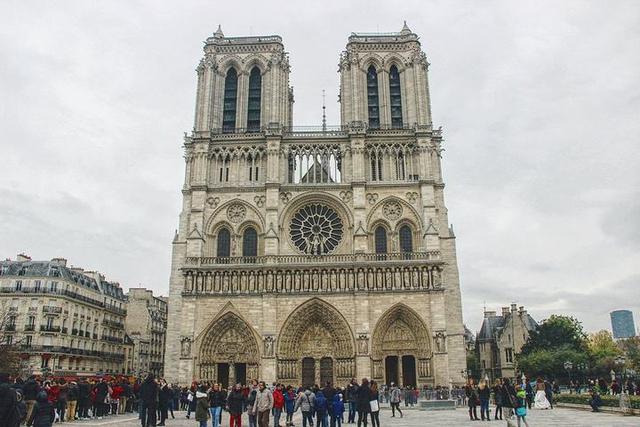 法国巴黎旅游，法国巴黎旅游全攻略（巴黎十大网红打卡景点）