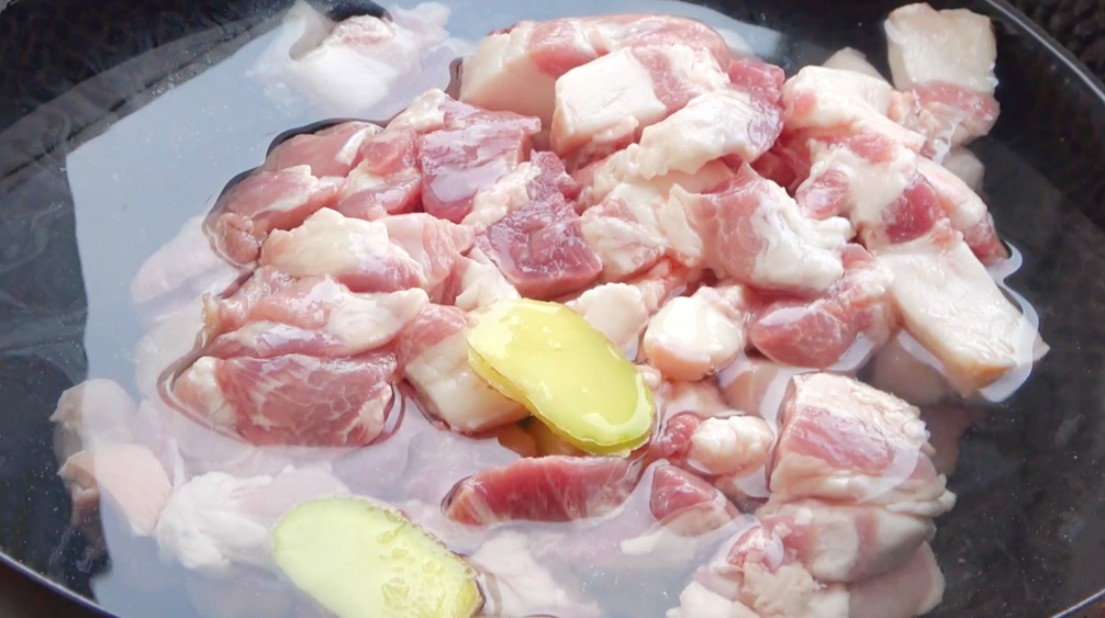 圖片[2]-【豬肉燉粉條】做法步驟圖 上桌連湯汁都不剩 簡(jiǎn)單燉一鍋不夠-起舞食譜網(wǎng)