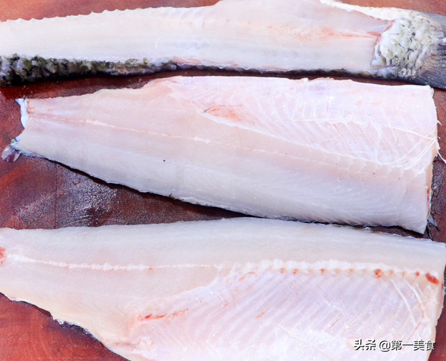 炸鱼块的简单做法，家常炸鱼块最简单做法（教你鱼块怎么炸才好吃）