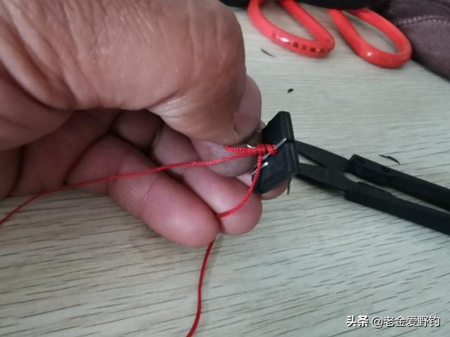 绕线器怎么用，绕线器怎么用（新手也能绑出内绕线鱼钩）