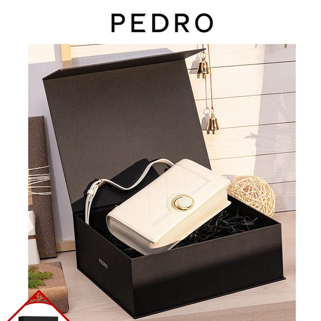 elle包包是什么档次，elle包包属于什么档次（初春必买的几款包包）