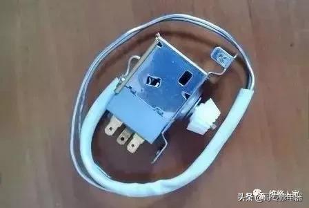 电冰箱温控器，冰箱温控器怎么更换（冰箱更换温控器过程实拍分享）