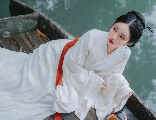 煮海歌中主要涉及何人，煮海歌中主要涉及什么人（叶嘉莹诗词漫谈‖柳永《煮海歌》《凤归云》）