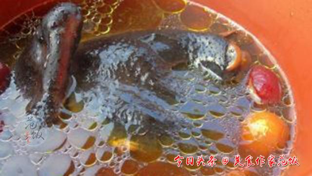 怎样炖乌鸡汤好喝又营养，怎么炖鸡汤好喝又营养（补血益气乌鸡汤、汤白味鲜又好喝、做法简单有窍门、快回家试试吧）