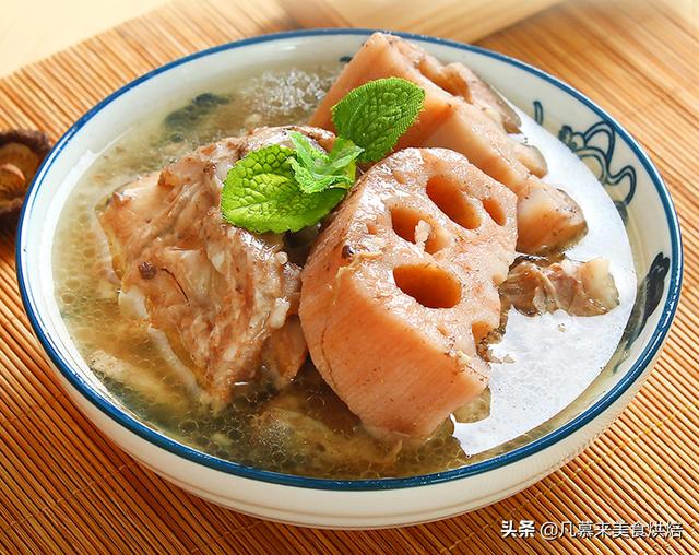 煲老藕是什么意思，我锅中煲老藕（跟着武汉煨汤非遗传承人学做莲藕排骨汤）