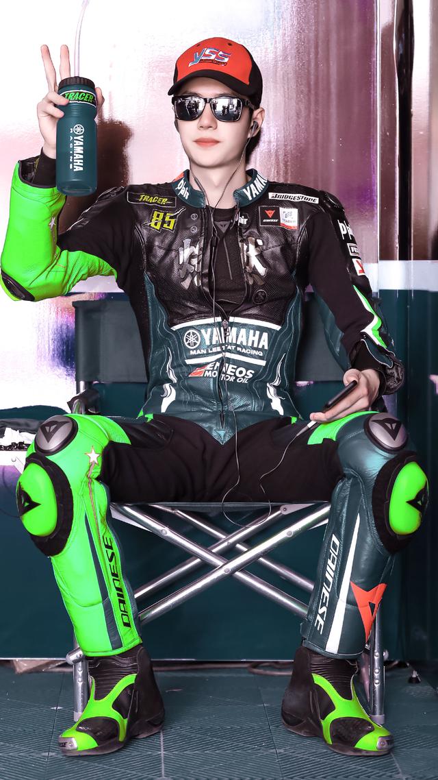 境界的彼方壁纸，境界的彼方，微信头像（突然感觉博辰君好帅），微信头像（你们想要的王一博高清壁纸）