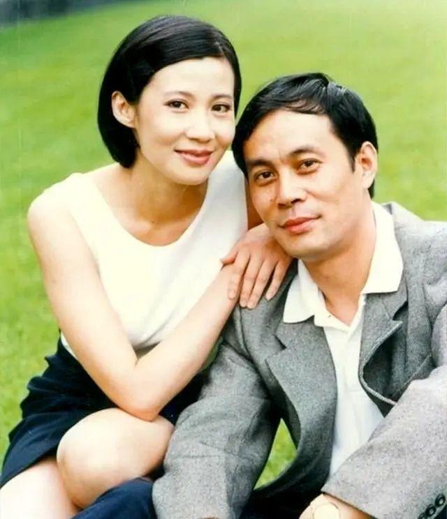 倪大红与老婆合影，这10位老戏骨和妻子