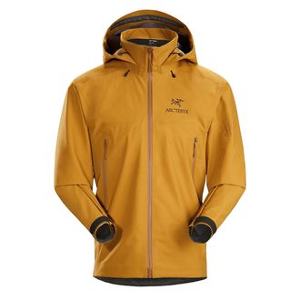 冲锋衣哪个牌子好，国内冲锋衣十大名牌排名（多年穿着登山冲锋衣的经验分享）