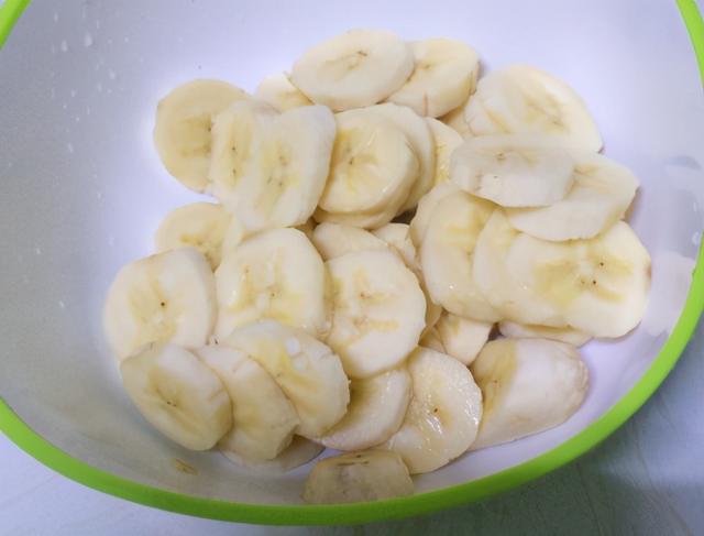 香蕉干制作方法，如何制作香蕉干（晒干比新鲜还好吃的水果）