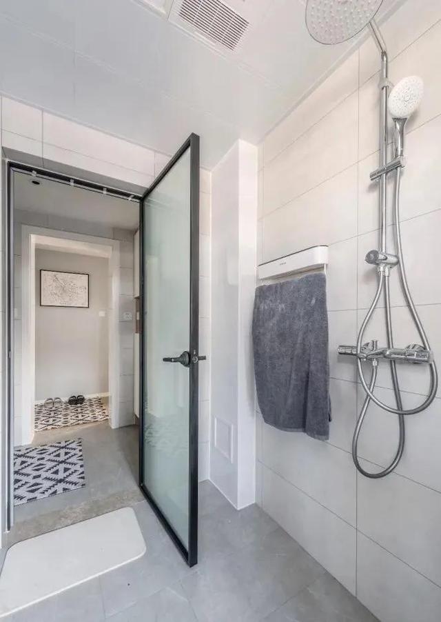 浴室门用什么材料好，浴室玻璃门用什么材质的好（卫生间门的选择除了外观外）