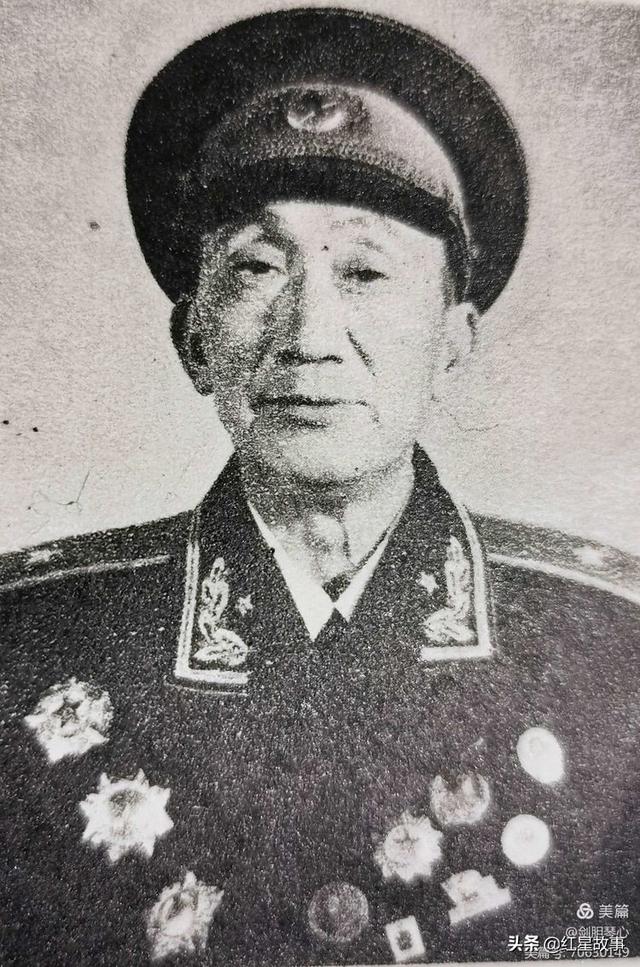 建国70周年纪念章值多少钱，70周年纪念章价值多少钱（我珍藏的国庆纪念章）