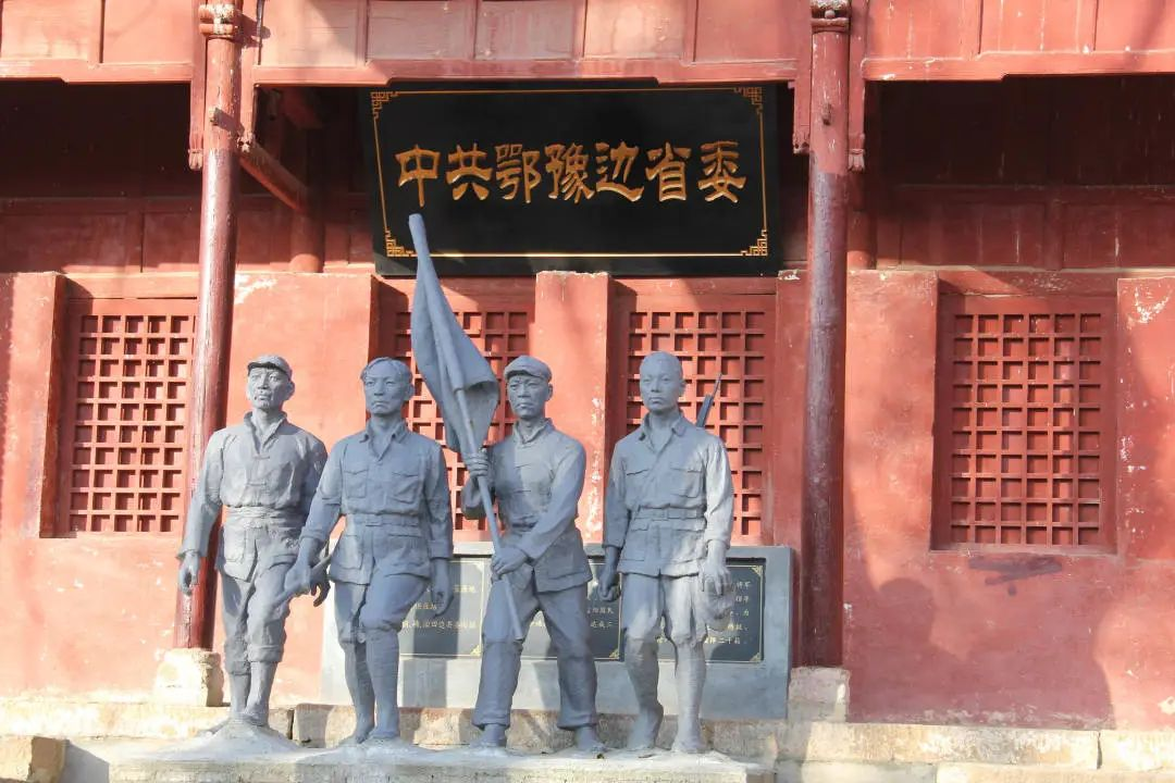 开封黎明高中（1950年国民党一少将在四川被俘）