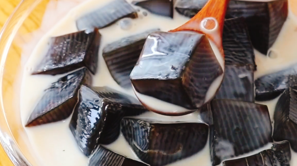 图片[8]-【烧仙草奶茶】做法步骤图 2分钟就学会 清凉降火又解暑-起舞食谱网