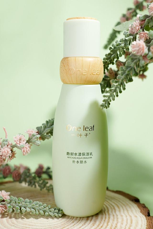 一叶子水乳怎么样(十大烂脸激素护肤品排行榜)
