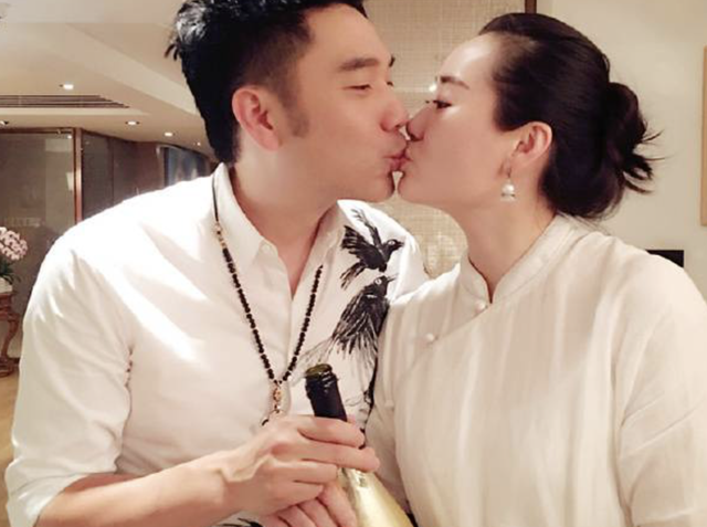 林依轮 - 后海前街歌词是什么，林依轮简历个人资料简介（才是娱乐圈隐形的大富豪）