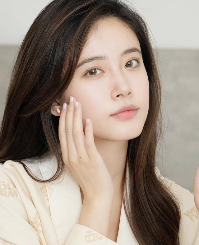 涂防晒霜需要卸妆吗，防晒霜怎么用才正确使用顺序（涂防晒霜需要卸妆吗）