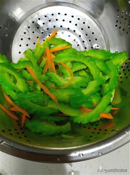 凉拌炒鸡蛋什么意思，是不是凉拌炒鸡蛋（夏季里的必吃菜）