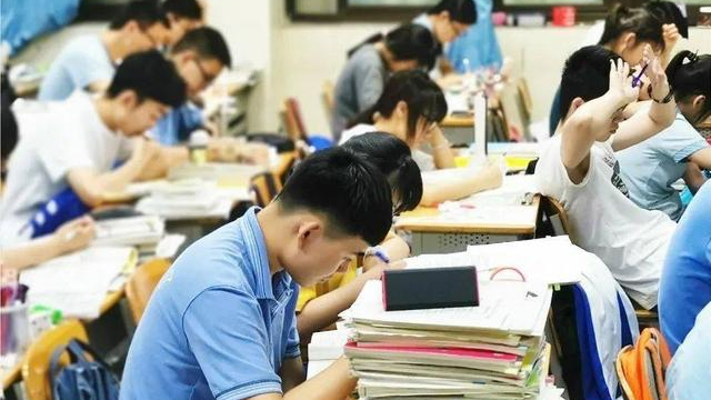 春招和高考有什么区别，高考春招和秋招有什么区别（但是要付出努力）