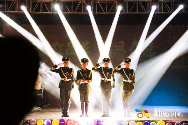 外婆的澎湖湾串词，外婆的澎湖湾串词主持人（2019元旦晚会）