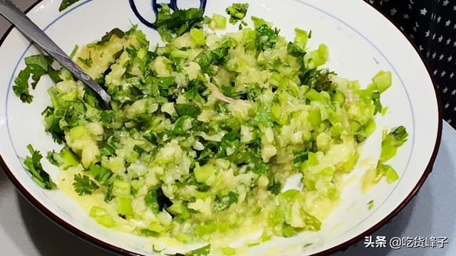 茄子可以放冰箱吗，茄子能放在冰箱里面保鲜吗（腌一腌放冰箱保存）