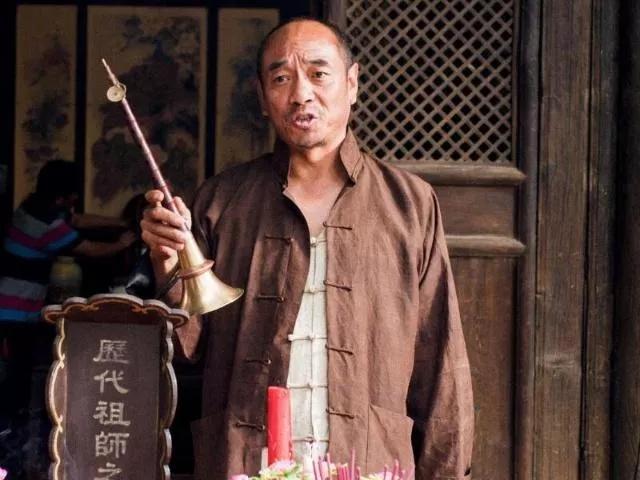 出品人下跪，半个电影圈大佬发声助阵，《百鸟朝凤》刺痛了谁？