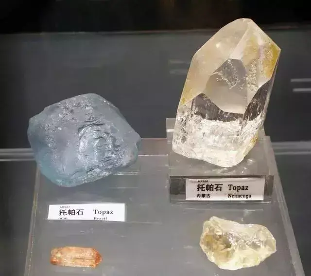 怎么判断是玉还是石头，河边石头怎么分辨玉石（如何鉴别一块石头：是不是玉）