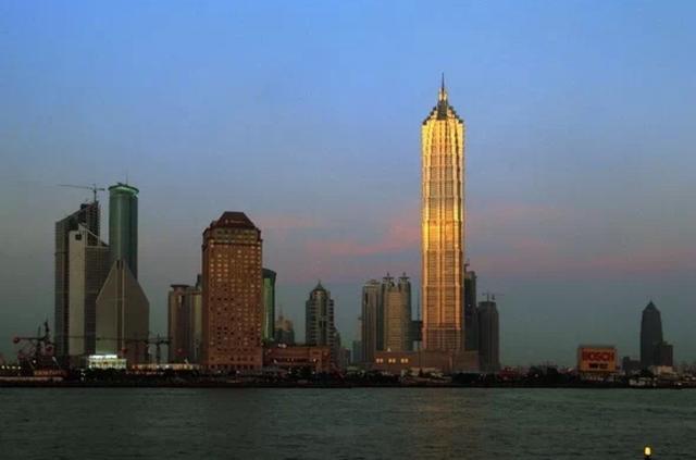 上海金茂大厦多少层，金茂大厦多少米（上海金茂大厦迎来20岁生日）