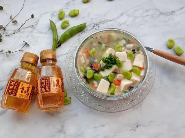 白玉豆腐汤的做法，豆腐白玉汤是什么汤（翡翠白玉汤这样做）