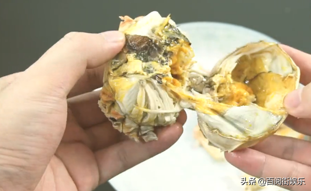 新手怎么吃螃蟹,新手怎么吃螃蟹图解(手把手教你正确吃螃蟹)