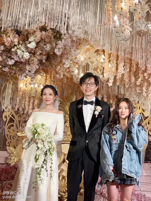 2009和小舞,伍声2009结婚 - 玉三网