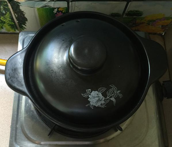 腊猪蹄炖什么好吃，腊猪蹄和什么一起炖好吃（萝卜炖腊猪蹄肉）