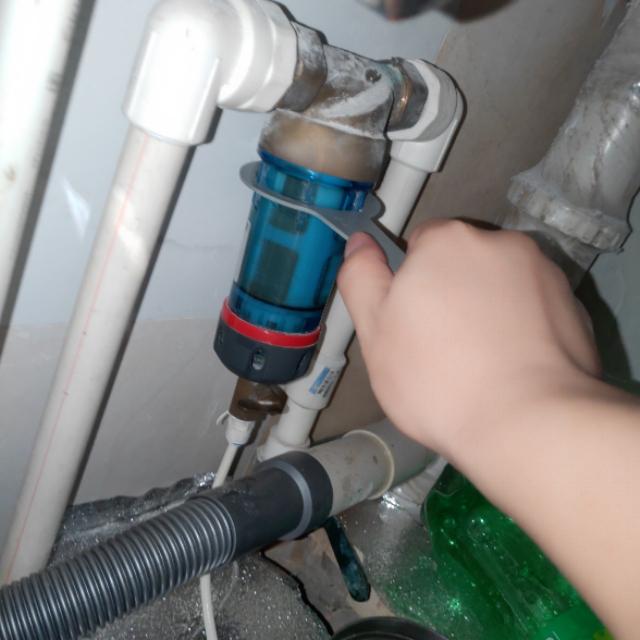 过滤器怎么清洗，鱼缸过滤器如何清洗（家庭前置过滤器拆洗）