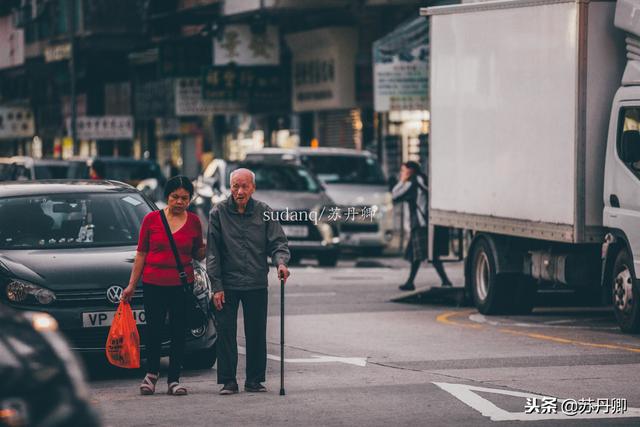 香港深水埗为什么穷，香港为什么有深水港（但租金为何是全港最贵）