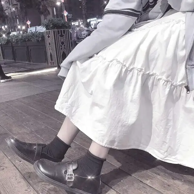 怀着爱意，带着虔诚，保持温柔，追逐星星，怀着爱意 带着虔诚 保持温柔 追逐星星（追逐星星.图片）