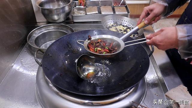 酸辣汤的家常做法，酸辣汤的家常做法窍门（厨师长教你在家轻松做出来）